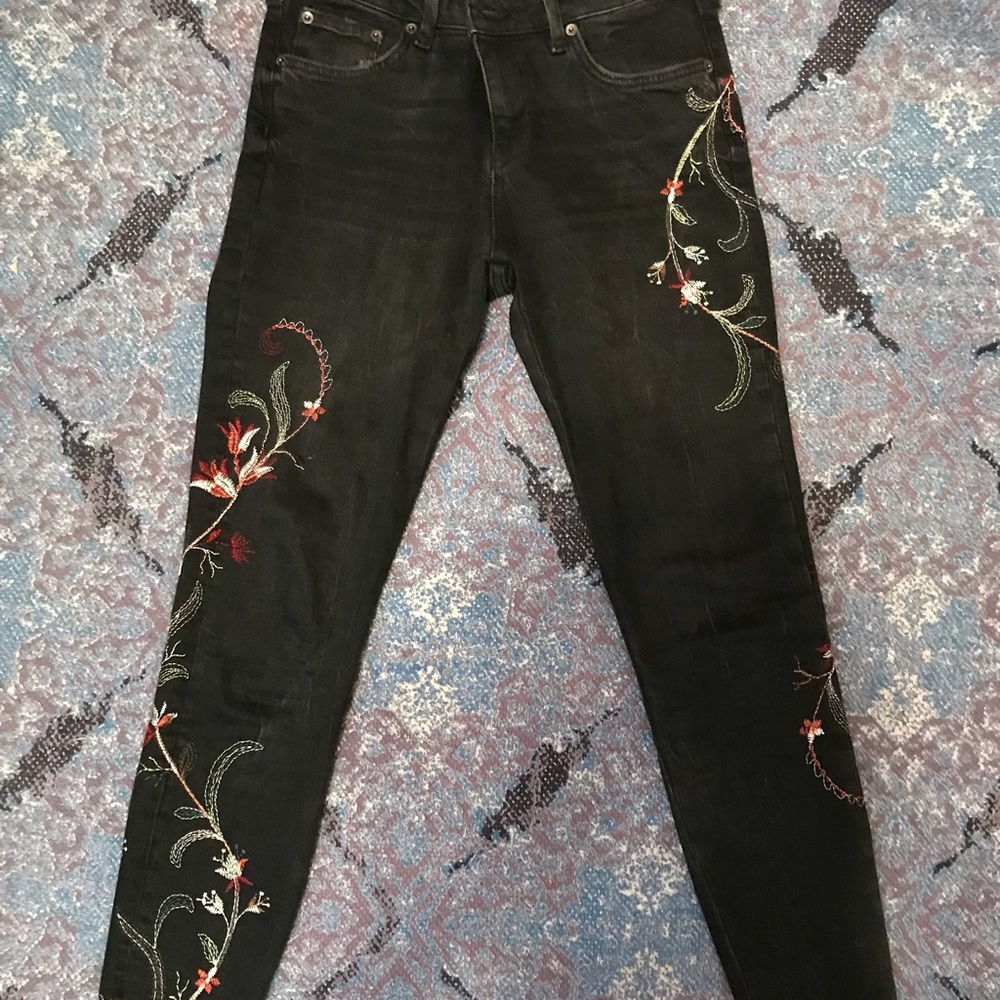 Zara woman black embroidered skinny jeans